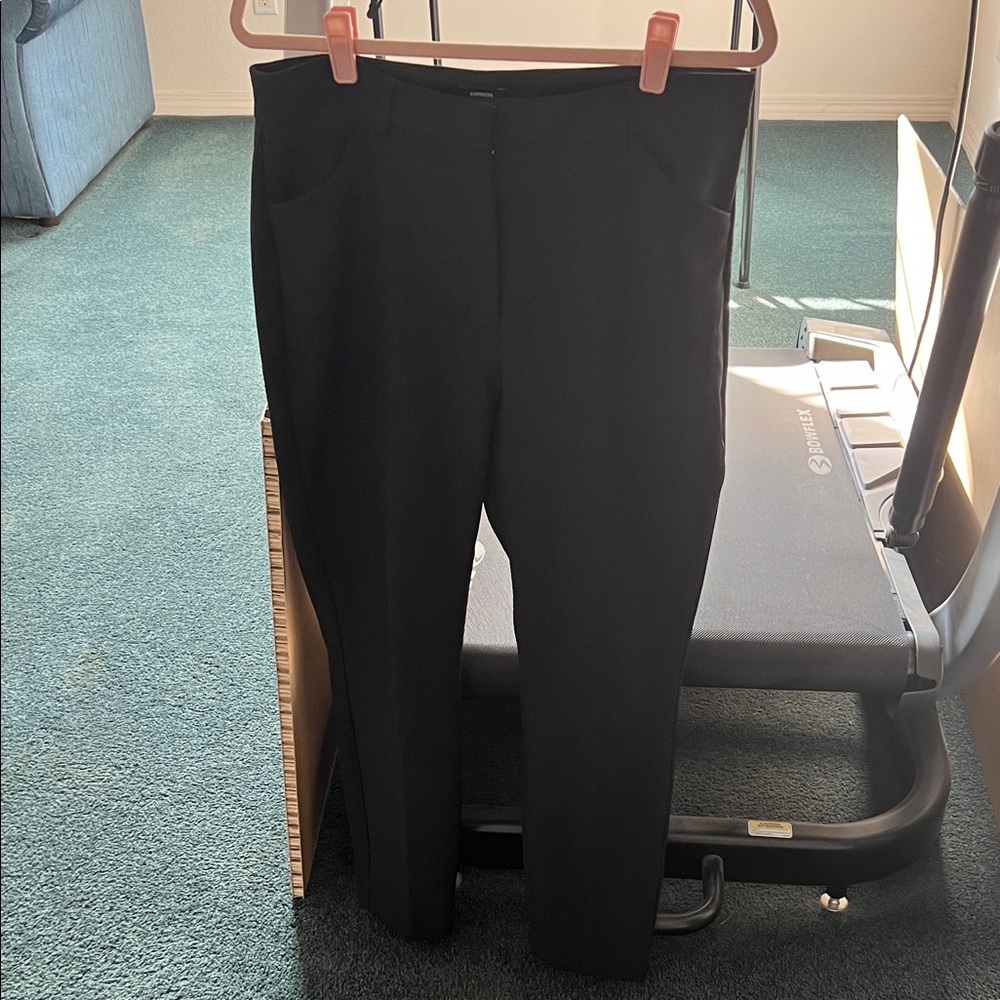 Express navy ankle trousers w/ front pockets & belt loops, & in size 12 short